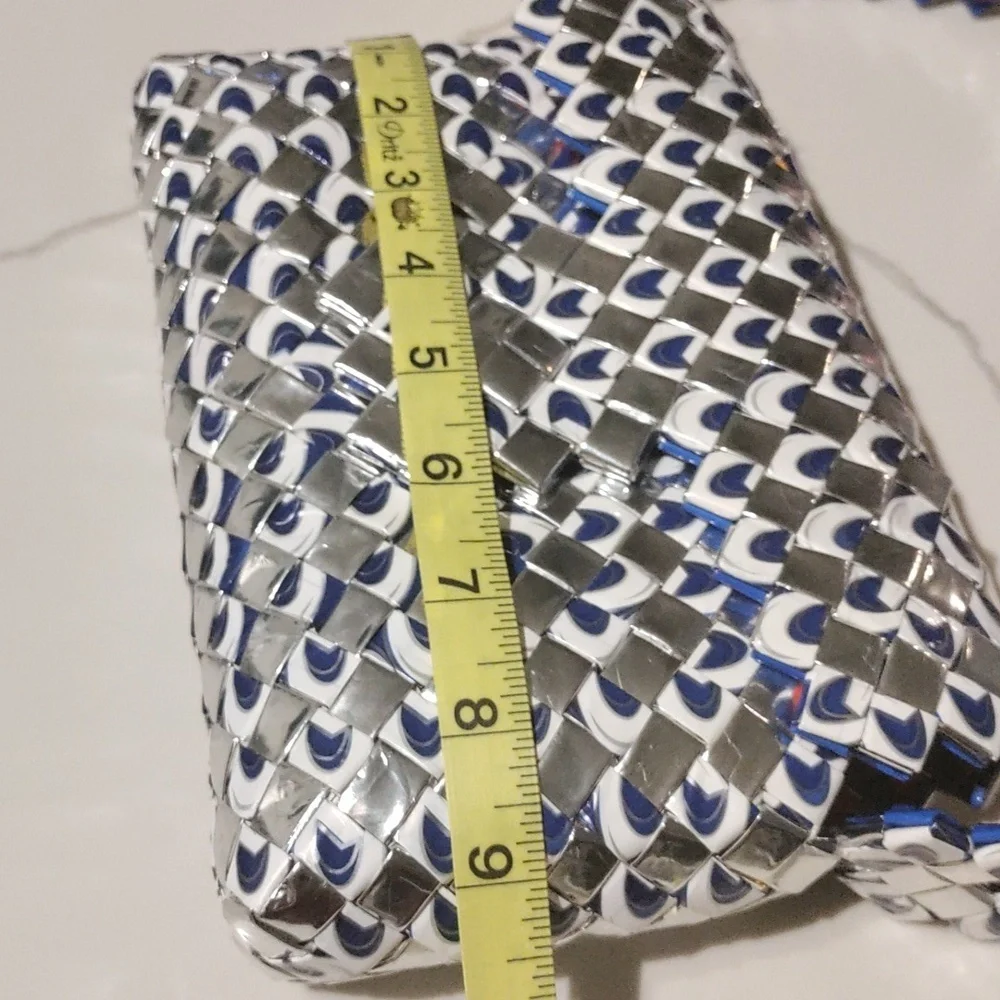 unbranded this purse